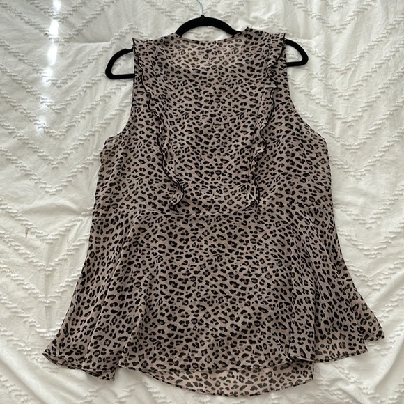 Blouse from Cabi collection, Size L, animal print - Picture 2 of 6